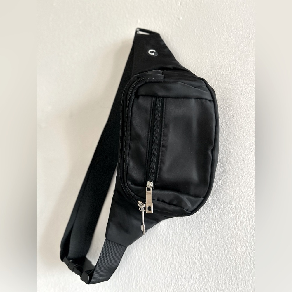 Large black crossbody fanny pack, waist belt bag for men & women